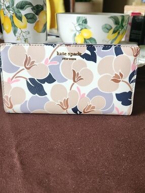kate spade Floral Saffiano Continental Wallet - Beige, Navy, Pink